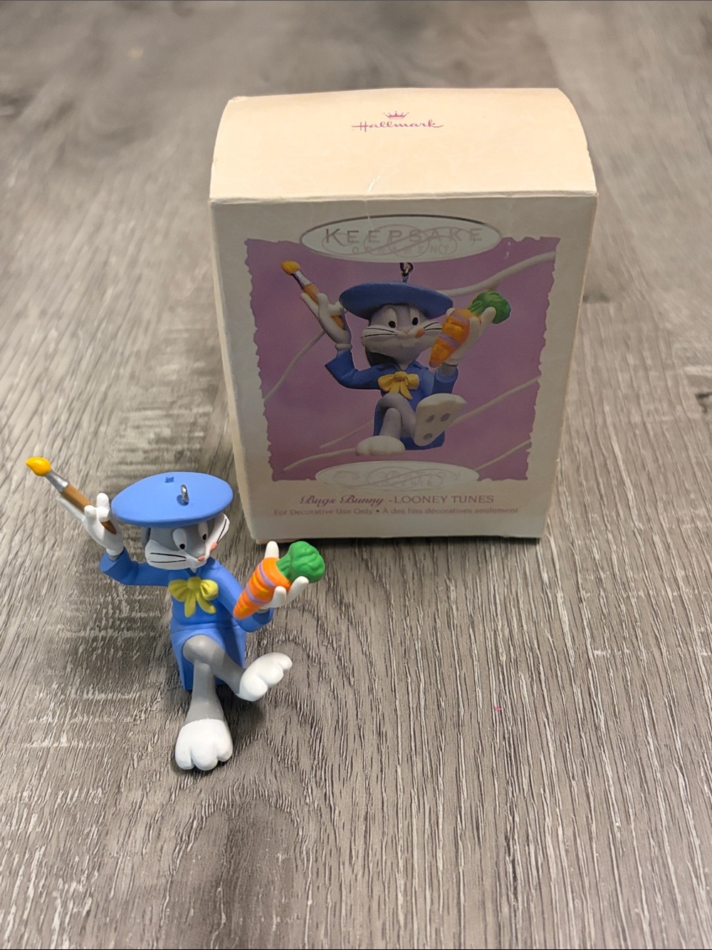 Hallmark Keepsake Ornament Bugs Bunny in Artist Outfit (1995)